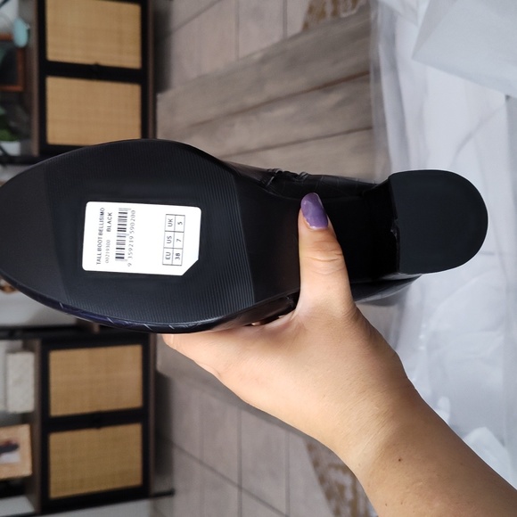 NEW AVENUE TALL BELLISIMO BOOT IN BLACK (WIDE WIDTH/ WIDE CALF) - Picture 8 of 9